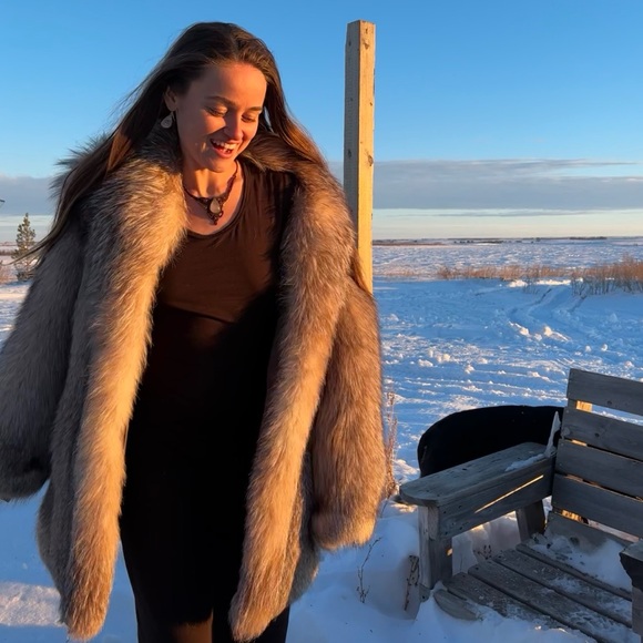 Meet your Posher, Kylie - Picture 1 of 1